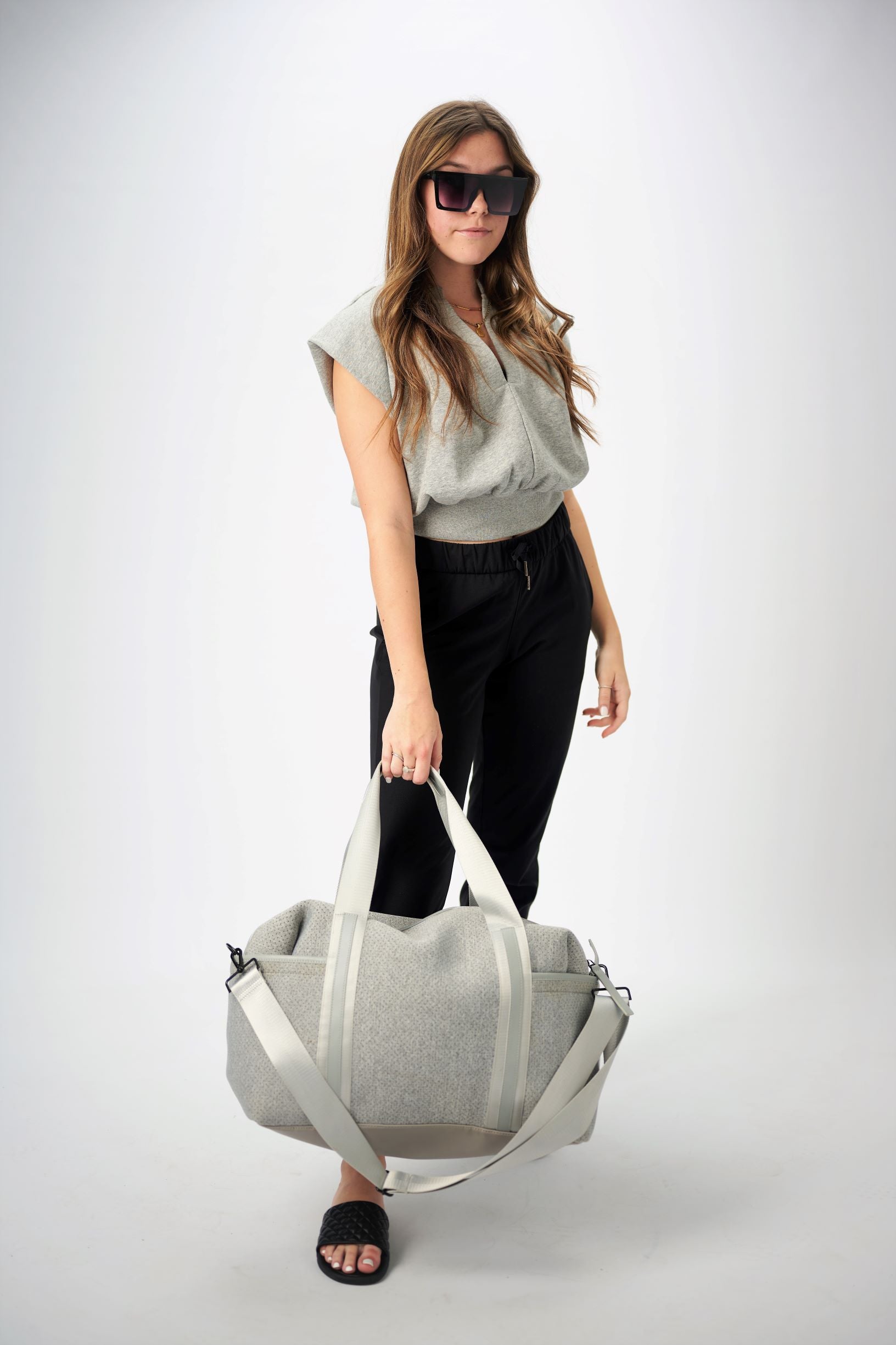 cake travel duffel bag gray 6831630 24-pack Bulk Trailmaker 26" Bungee Duffle age ratings Hedgren Journey Duffle with Wheels