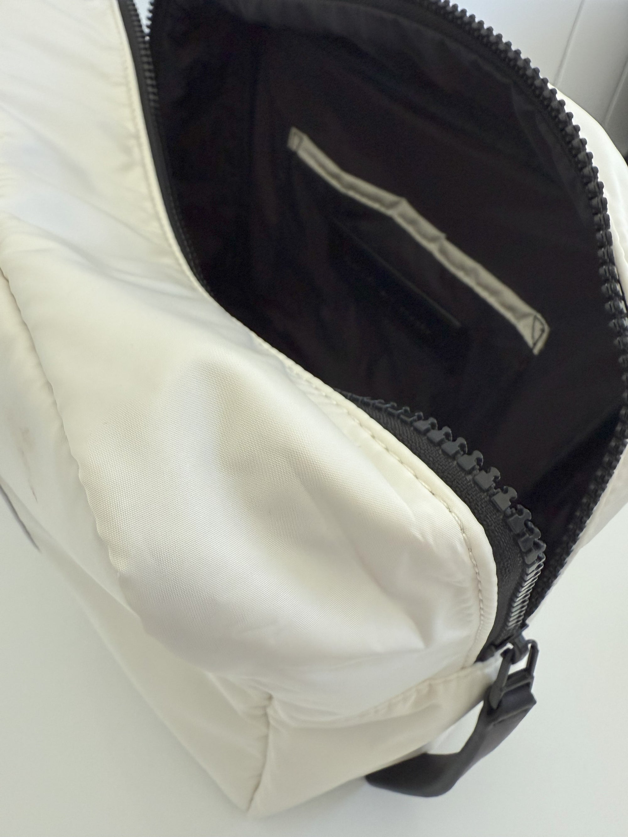 The Hudson Pouch Marshmallow