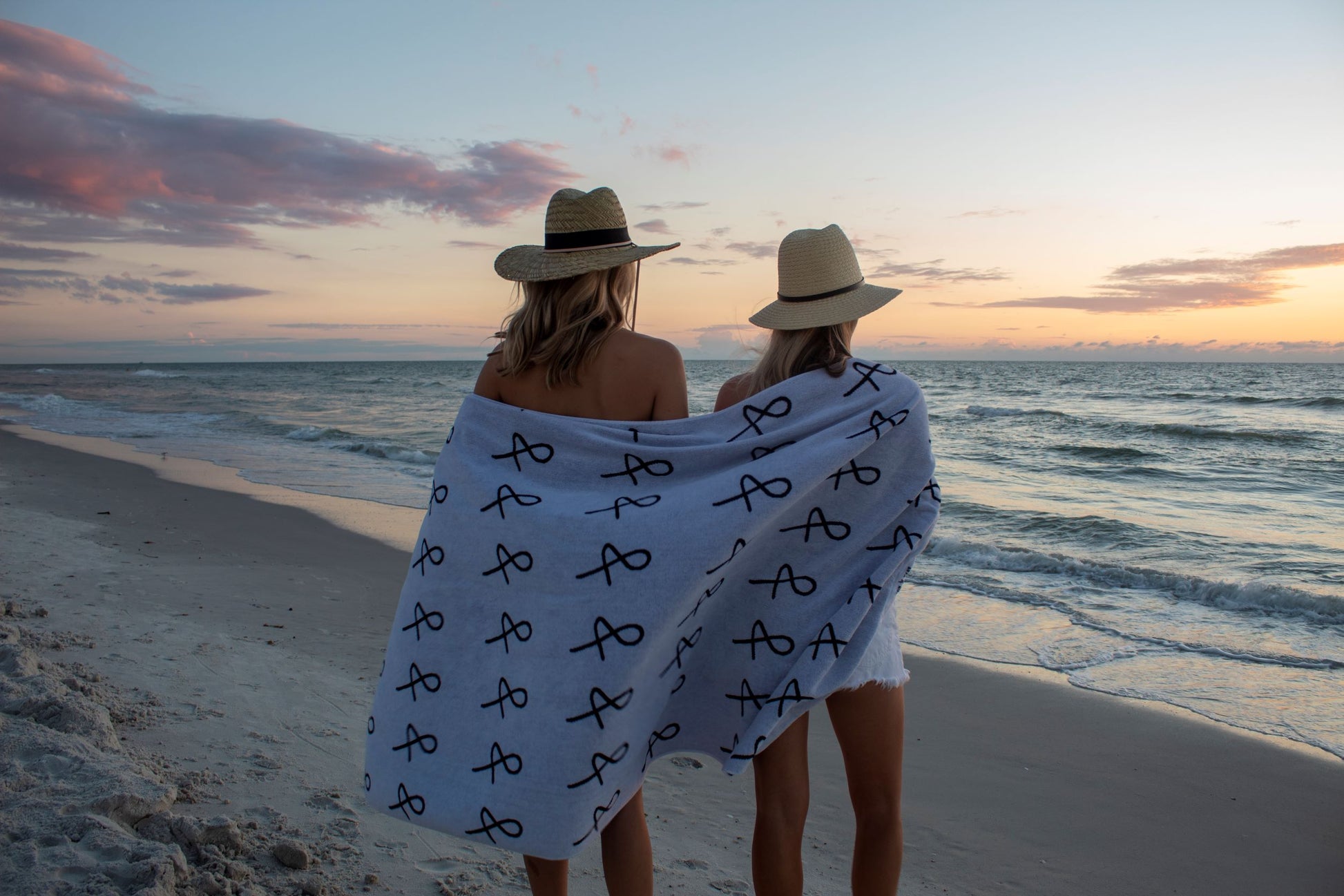 Louis vuitton quick drying beach towel hot 2023 item-super absorbent bath  towel